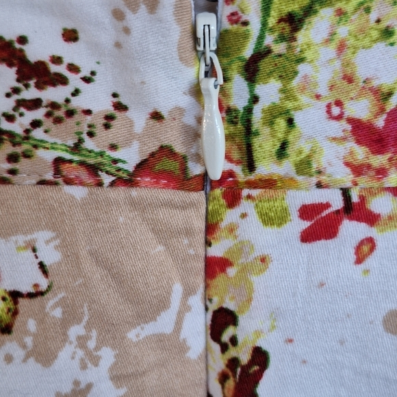 VanHeusen Studio Skirt Sz4 Sraight  Floral Zip Back Lt Weight Cotton Band Waist - Picture 7 of 7